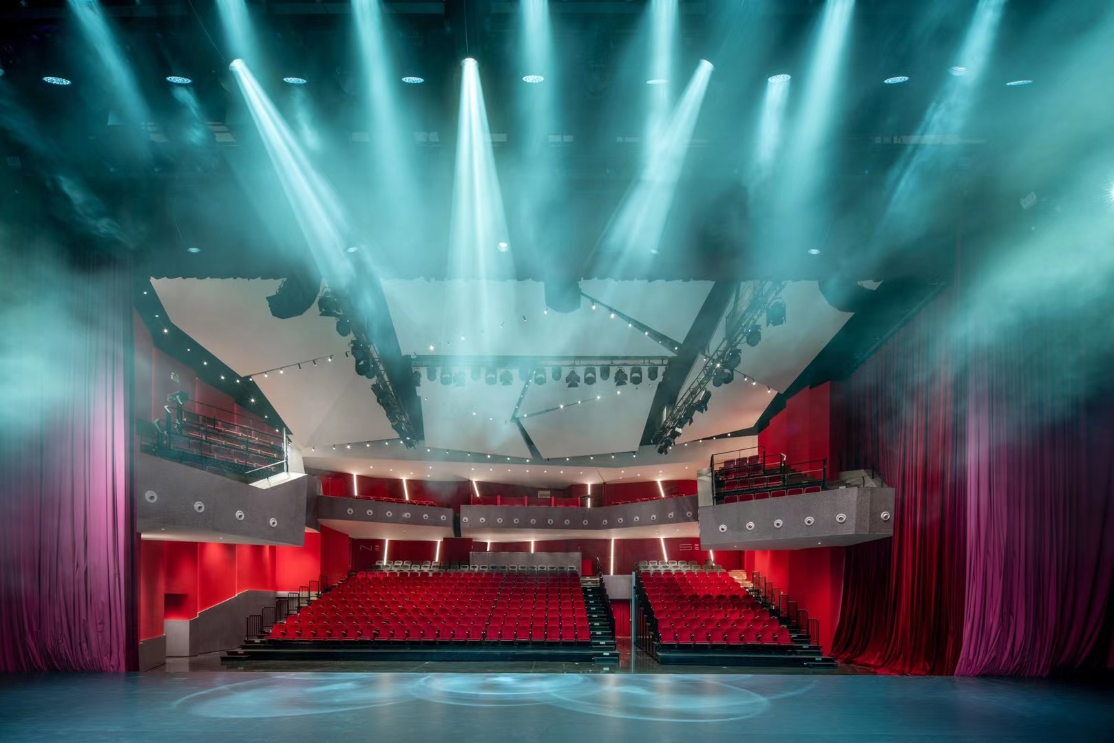 Chengdu Lake Lake theatre